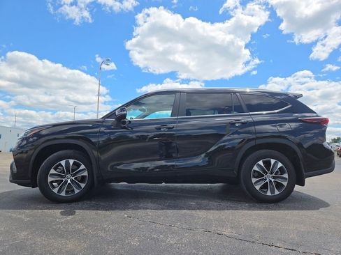 Used 2024 Toyota Highlander XLE AWD/4WD image 21