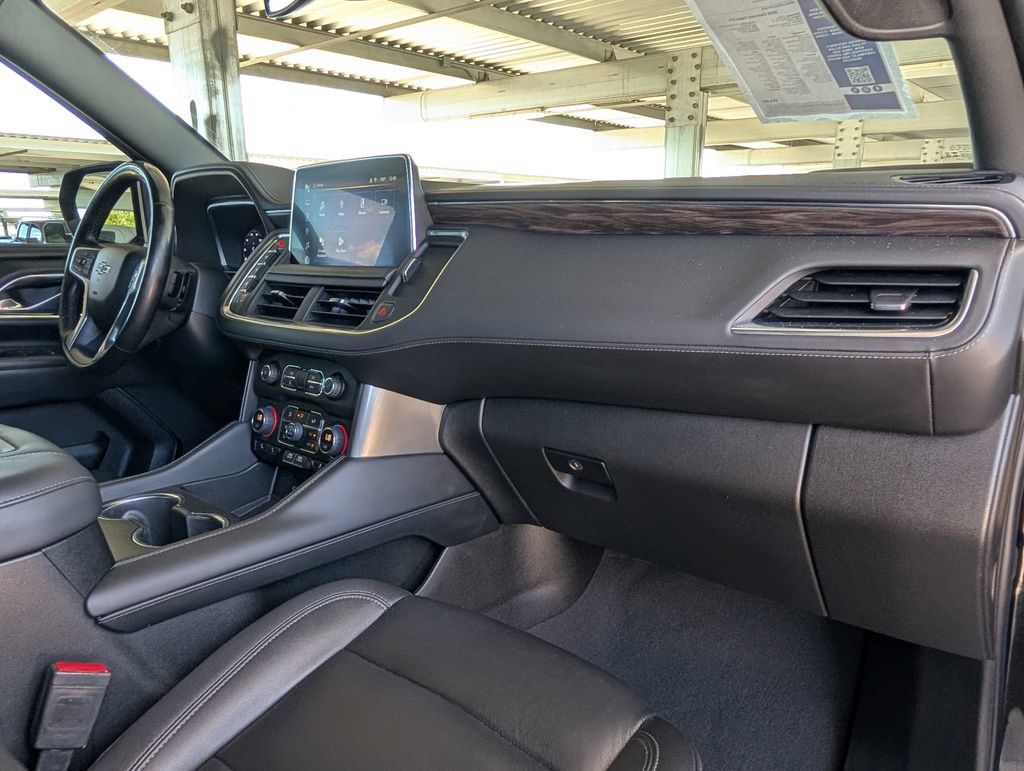 Used 2023 Chevrolet Tahoe Z71 w/ Luxury Package AWD/4WD image 29