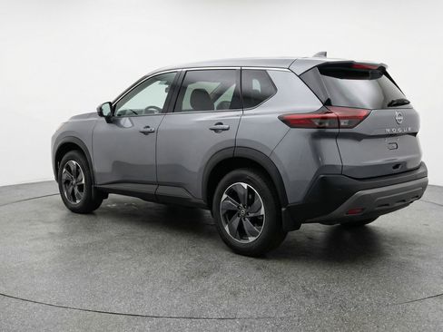 Used 2025 Nissan Rogue SV AWD/4WD image 6