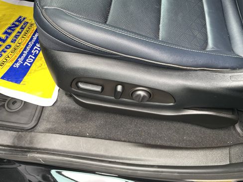 Used 2022 Chevrolet Bolt EUV LT w/ Convenience Package FWD image 19