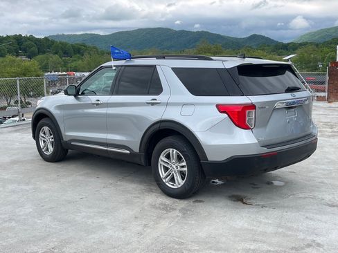 Certified 2023 Ford Explorer XLT AWD/4WD image 4