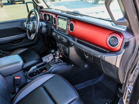 Used 2019 Jeep Wrangler Rubicon AWD/4WD image 16