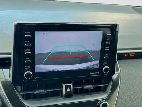 Used 2021 Toyota Corolla LE image 10