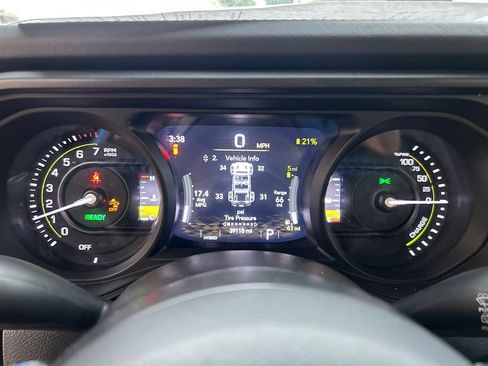 Used 2024 Jeep Wrangler Unlimited Rubicon 4xe AWD/4WD image 16