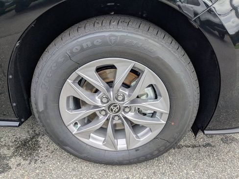 New 2026 Toyota Sienna XLE FWD image 11