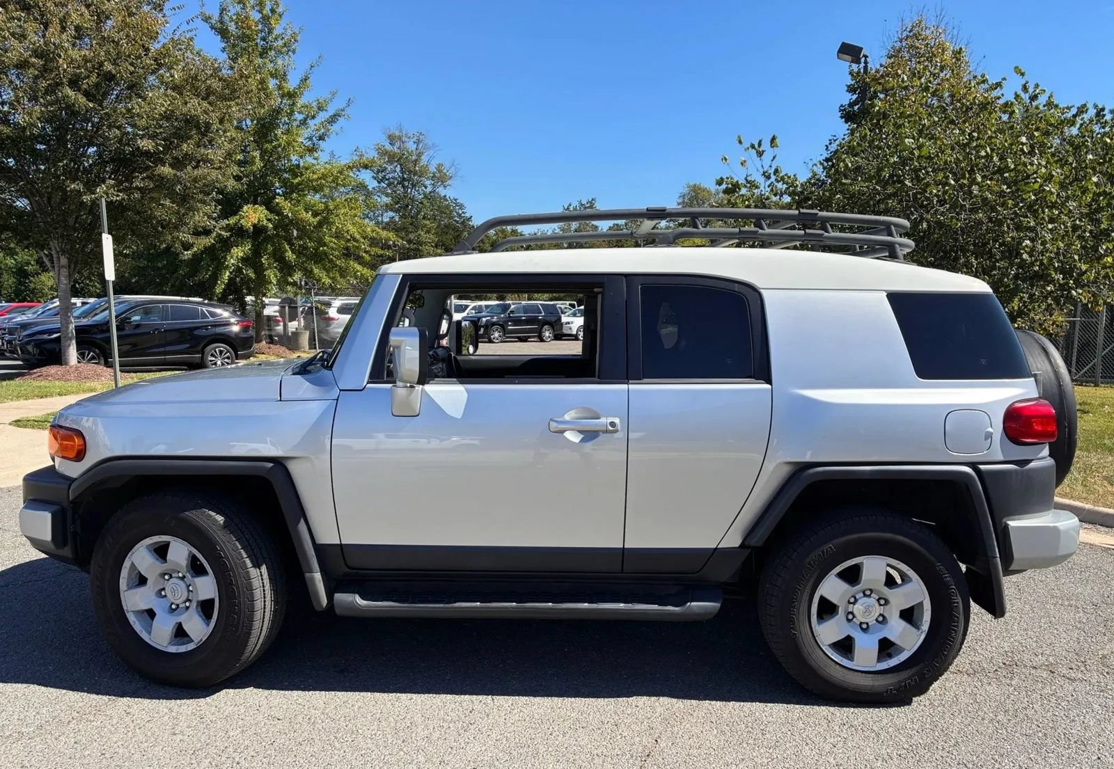 Used 2007 Toyota FJ Cruiser 4WD w/ Upgrade Pkg 2 image 5