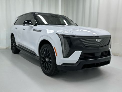 Used 2026 Cadillac Escalade IQ Sport 2 w/ LPO, ONYX Package AWD/4WD image 2