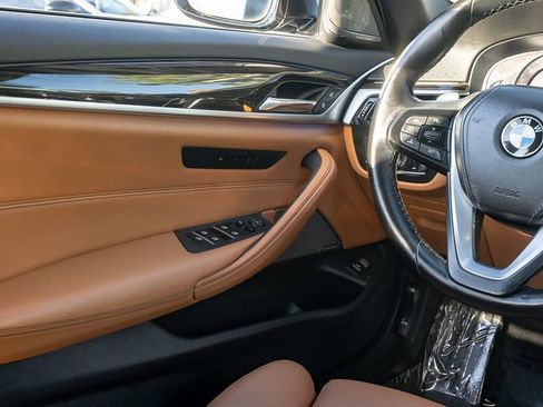 Used 2018 BMW 540i image 21