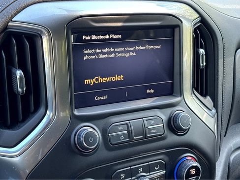 Used 2020 Chevrolet Silverado 1500 RST image 8