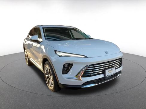 Used 2024 Buick Envision Preferred image 3