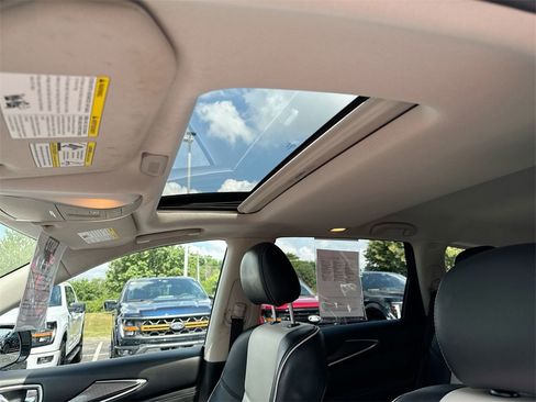 Used 2020 INFINITI QX60 Signature Edition image 4