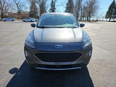 Used 2020 Ford Escape Titanium image 9