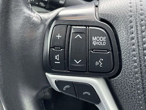 Used 2019 Toyota Highlander Limited image 13