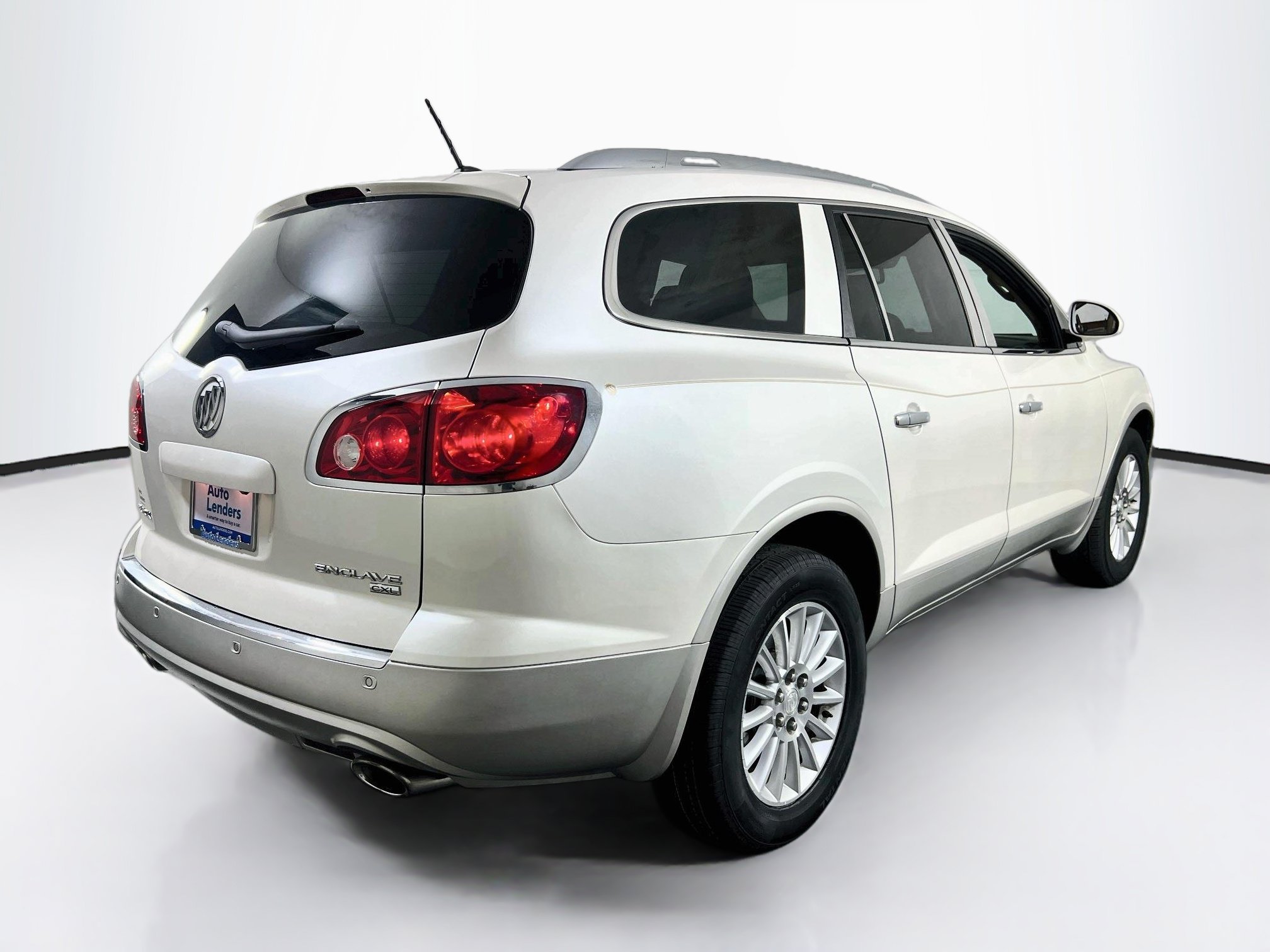 Used 2011 Buick Enclave CXL FWD image 5