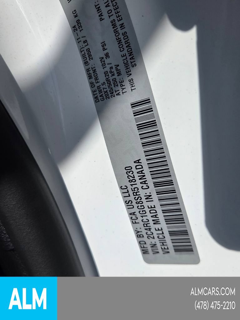 Used 2025 Chrysler Pacifica Limited FWD image 21