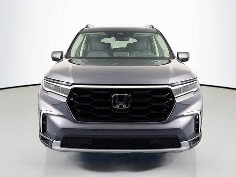 Certified 2023 Honda Pilot Touring image 2