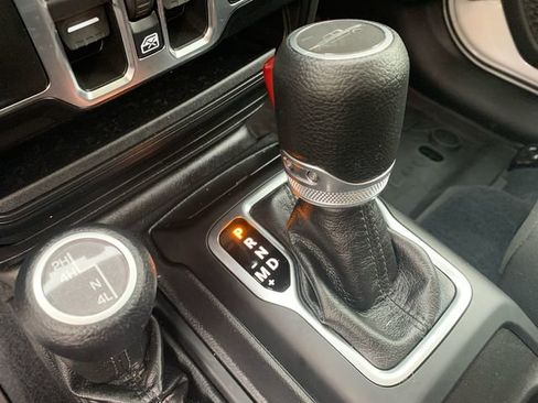Used 2022 Jeep Gladiator Mojave AWD/4WD image 28