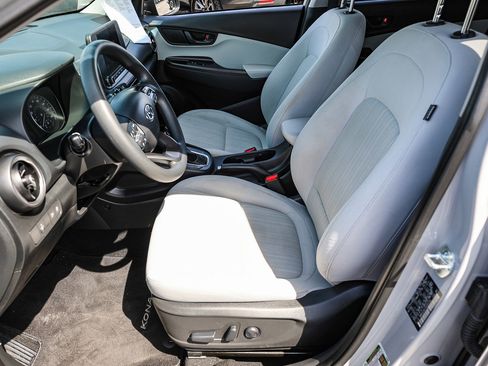 Used 2023 Hyundai Kona SEL image 10