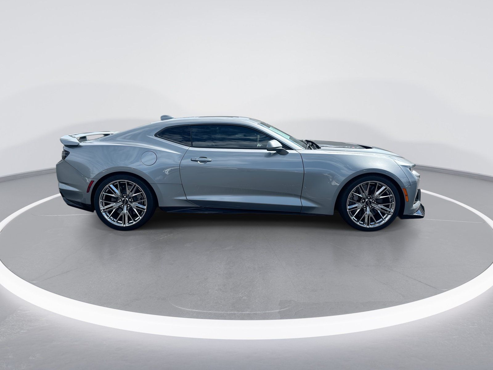 Used 2023 Chevrolet Camaro ZL1 RWD image 10