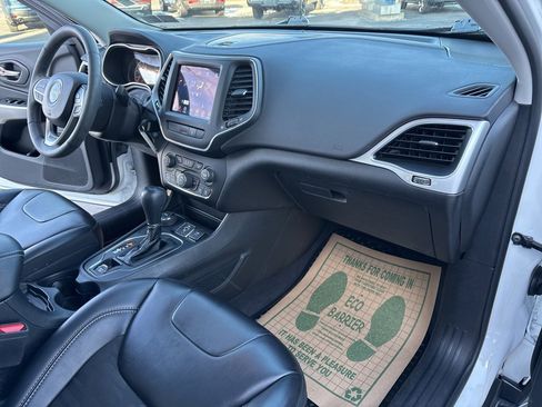 Used 2022 Jeep Cherokee Latitude w/ Sun & Sound Group image 38