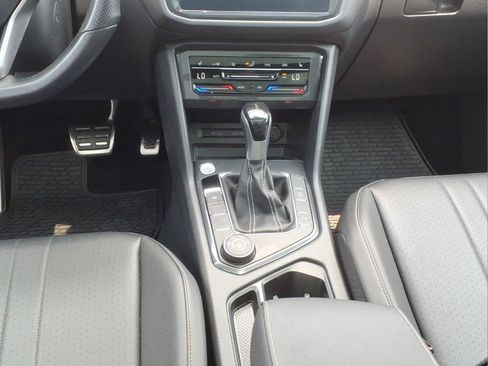 Used 2023 Volkswagen Tiguan SE R-Line AWD/4WD image 16