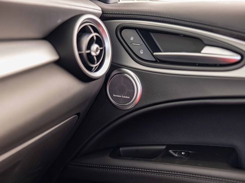 New 2025 Alfa Romeo Stelvio Sprint image 32