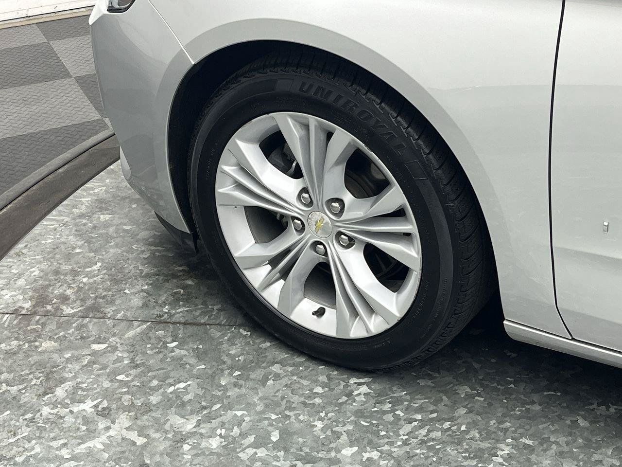 Used 2015 Chevrolet Impala LT w/ Convenience Package FWD image 27