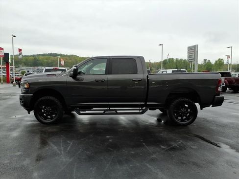 Used 2024 RAM 2500 Big Horn w/ Night Edition AWD/4WD image 8