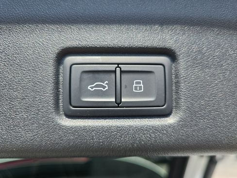 Used 2025 Audi Q6 e-tron Premium Plus w/ Premium Plus image 13