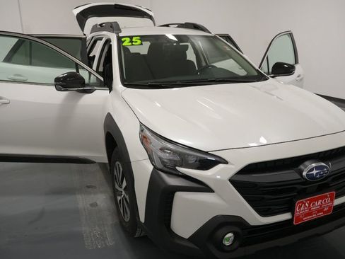 Used 2025 Subaru Outback Premium image 38