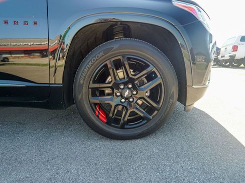 Used 2020 Chevrolet Traverse Premier w/ Redline Edition FWD image 11