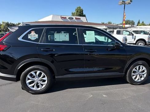 Used 2024 Honda CR-V LX image 3