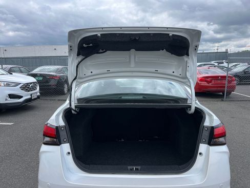 Used 2025 Nissan Versa SV FWD image 29
