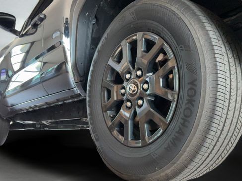Certified 2025 Toyota 4Runner SR5 AWD/4WD image 46