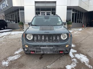 Used 2015 Jeep Renegade Trailhawk w/ Cold Weather Group video 2