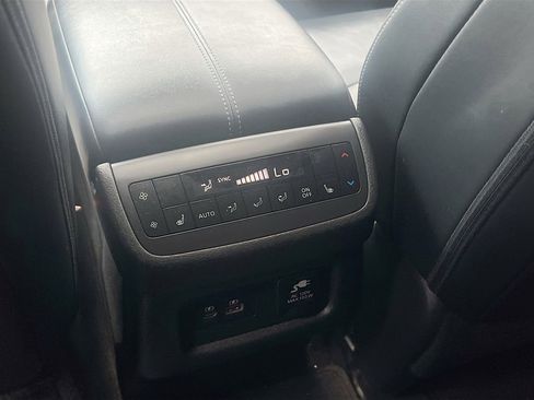 Used 2023 Nissan Pathfinder Platinum w/ Cargo Package AWD/4WD image 27