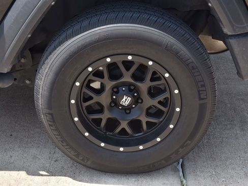 Used 2021 Jeep Wrangler Sport S AWD/4WD image 12