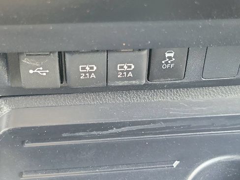 Used 2021 Toyota Tundra SR5 w/ SR5 Upgrade Package AWD/4WD image 35