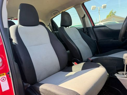 Used 2013 Toyota Yaris L FWD image 15