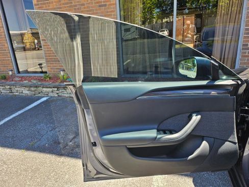 Used 2023 Tesla Model S AWD/4WD image 34