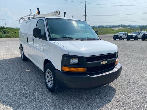 Used 2013 Chevrolet Express 1500 RWD image 3