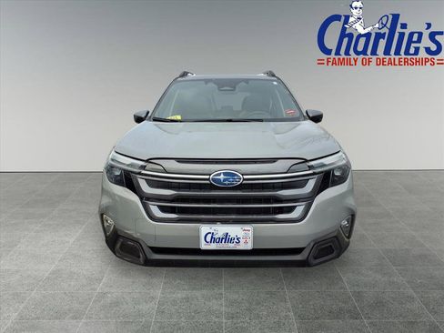 Certified 2025 Subaru Forester Limited image 2