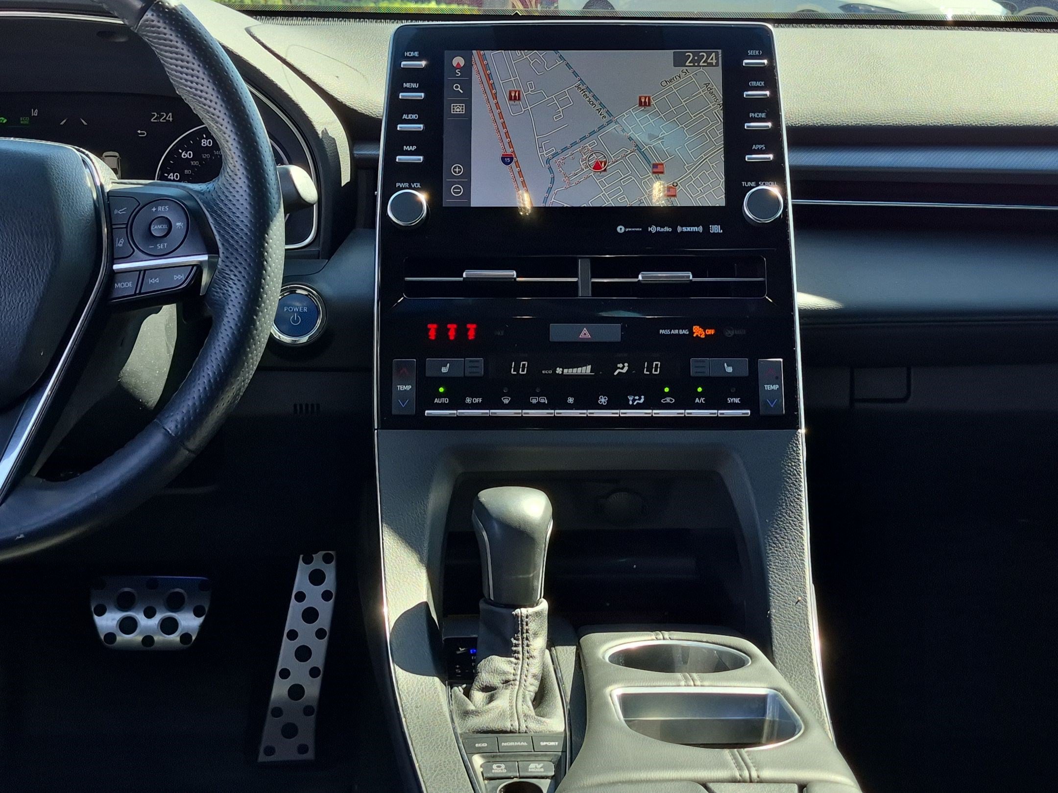Used 2022 Toyota Avalon XSE FWD image 30