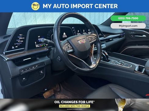 Used 2022 Cadillac Escalade ESV Luxury image 12