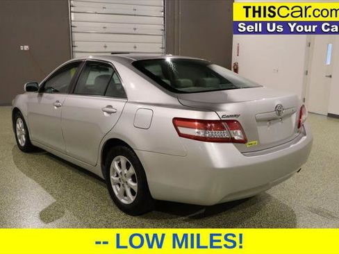 Used 2011 Toyota Camry LE image 5
