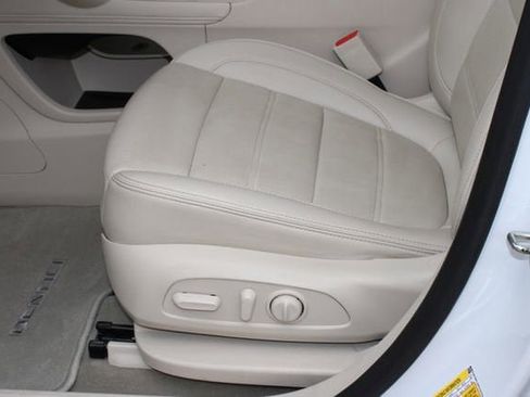 Used 2023 GMC Acadia Denali w/ Denali Technology Package image 16