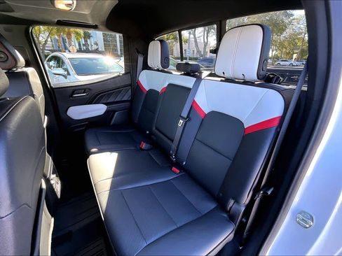 Used 2024 GMC Canyon AT4X image 19