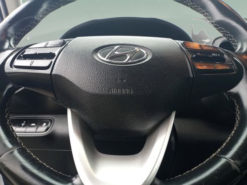 Used 2022 Hyundai Venue SEL w/ Cargo Package image 12