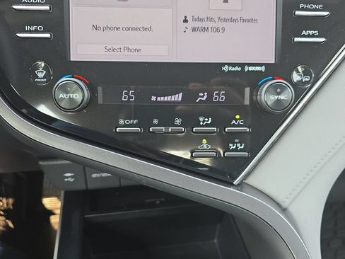 Used 2018 Toyota Camry XLE w/ Audio Package FWD image 22