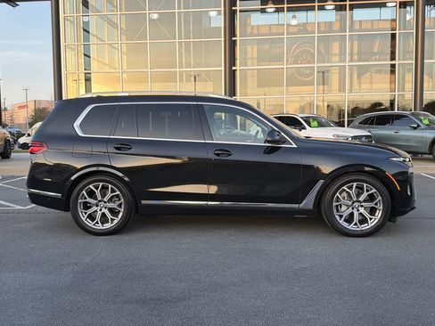 Used 2025 BMW X7 xDrive40i AWD/4WD image 2